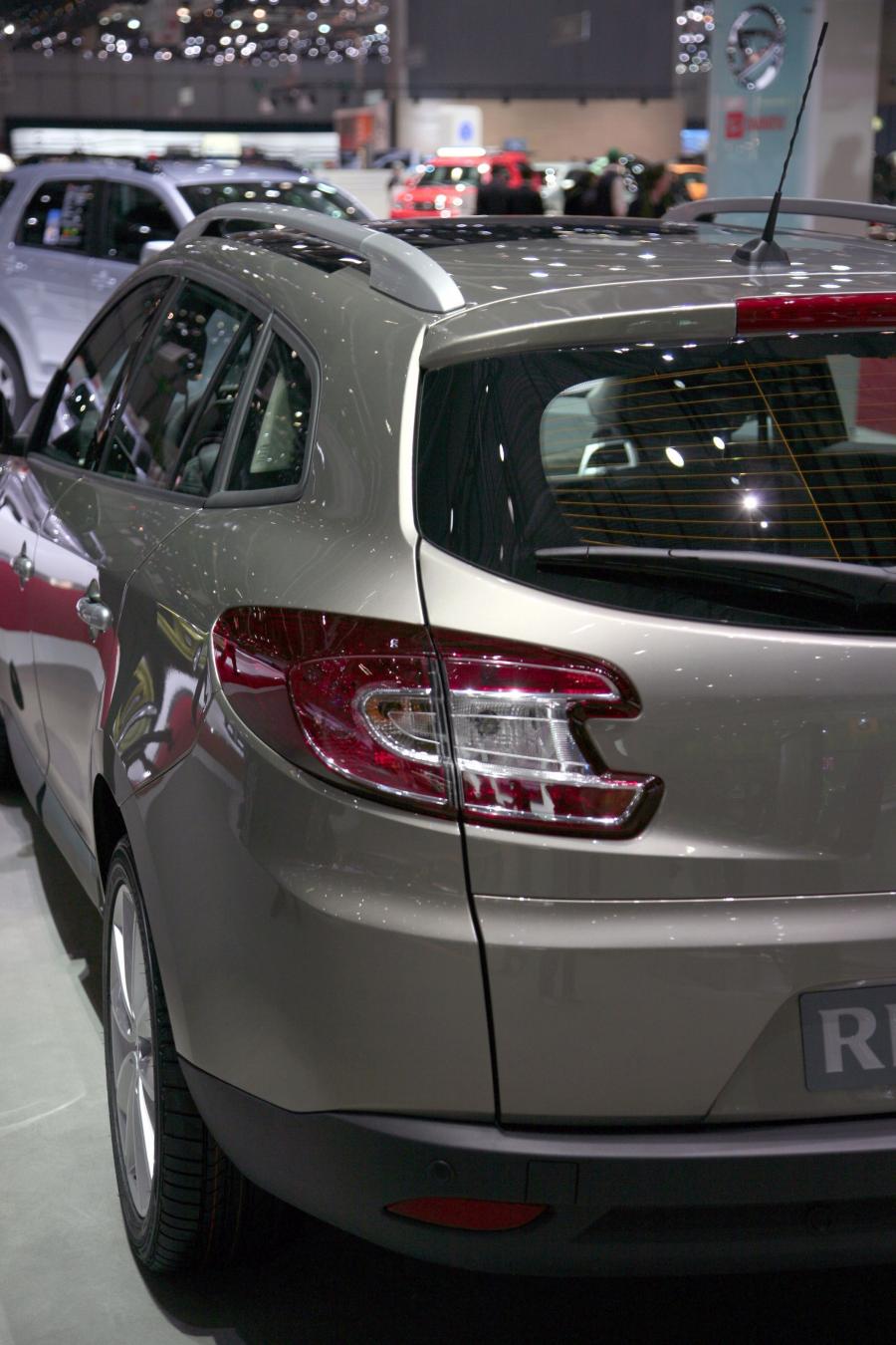  Renault Megane Sport Tourer 2010 года  (фото 15 из 20)